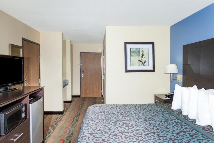 Days Inn by Wyndham Springfield photo 2