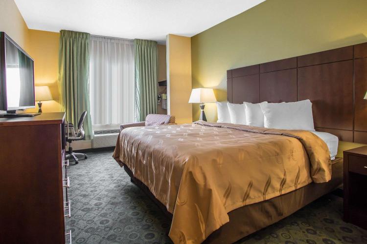 Quality Inn & Suites Bloomington I-55 and I-74 photo 1