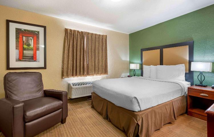 Extended Stay America Suites - Fort Wayne - North photo 1