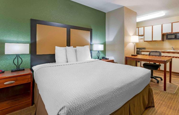 Extended Stay America Suites - Fort Wayne - North photo 2