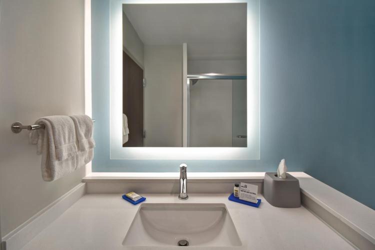 Holiday Inn Express & Suites - Galveston Beach by IHG photo 3