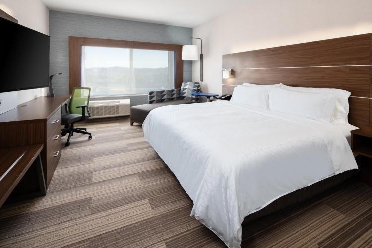 Holiday Inn Express & Suites - Murrieta by IHG photo 1