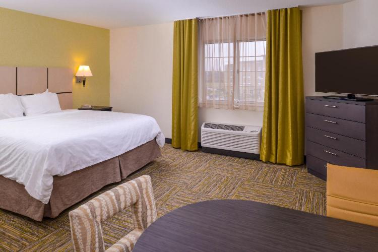 Candlewood Suites - Plano North by IHG photo 3