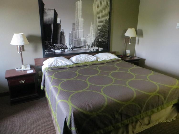 Super 8 by Wyndham Chicago O'Hare Airport photo 2
