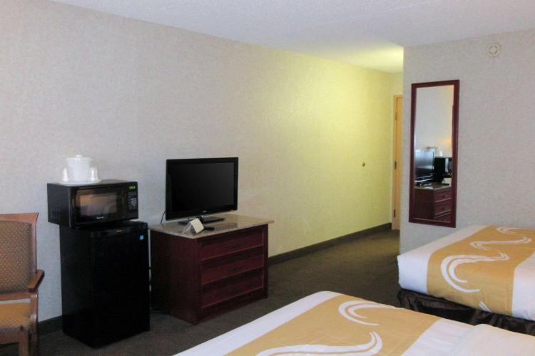 Quality Inn & Suites Downtown - University Area photo 3