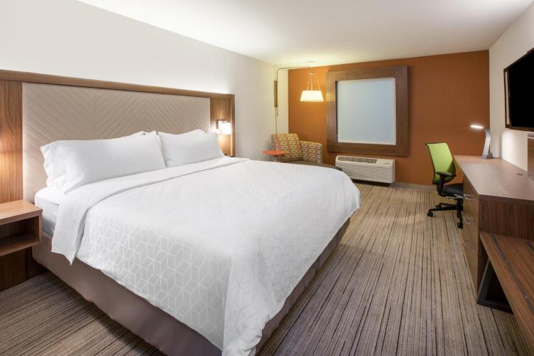 Holiday Inn Express & Suites - West Omaha - Elkhorn by IHG photo 1