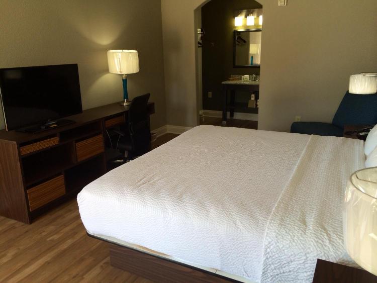 Super 8 by Wyndham San Antonio Near Fort Sam Houston photo 3
