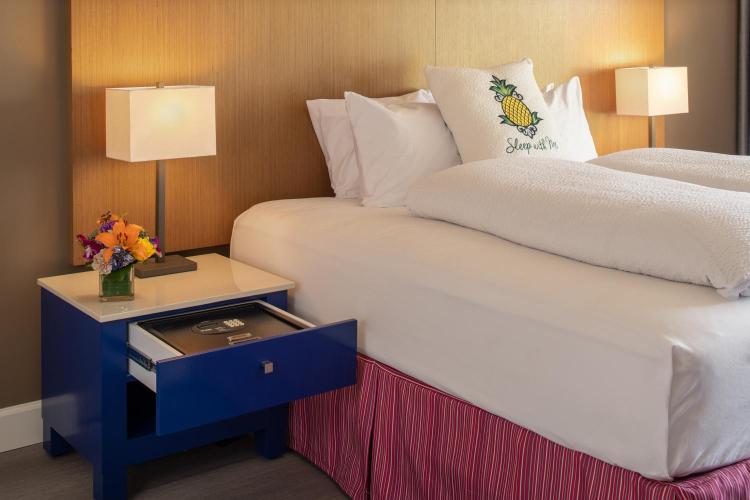 Staypineapple, Hotel Rose, Downtown Portland photo 3