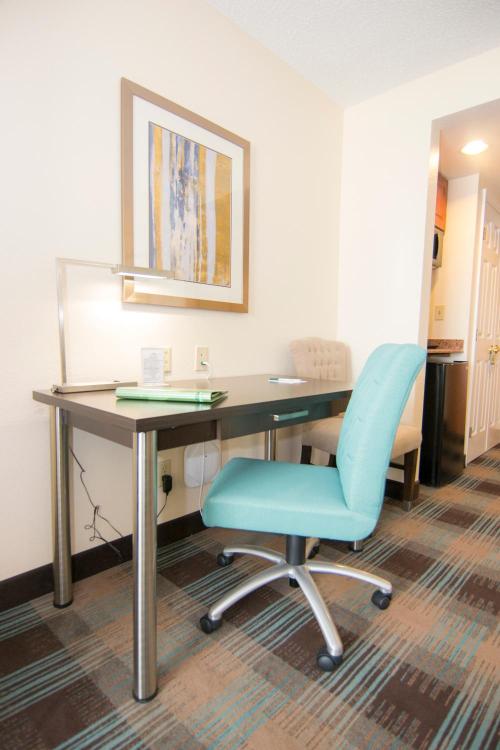 Wingate By Wyndham - Orlando International Airport- Free Hot Breakfast photo 2