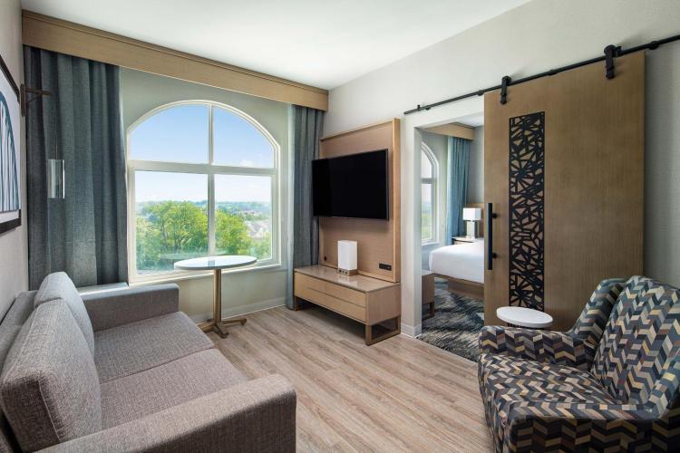Sheraton Suites Columbus Worthington photo 2