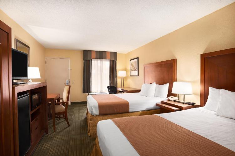 Days Inn by Wyndham Jacksonville Airport photo 1