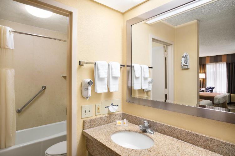 Days Inn by Wyndham Jacksonville Airport photo 2
