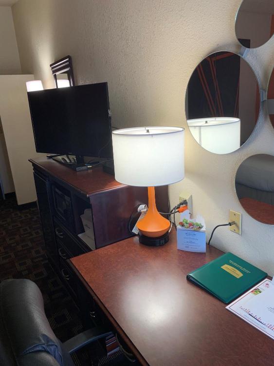 Howard Johnson by Wyndham Oklahoma City OKC Airport, Fairgrounds, I40 photo 2