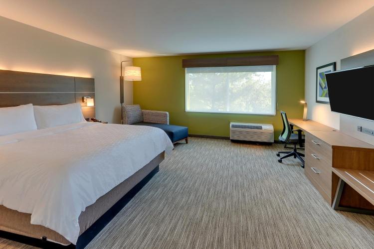 Holiday Inn Express & Suites - Roanoke – Civic Center photo 1