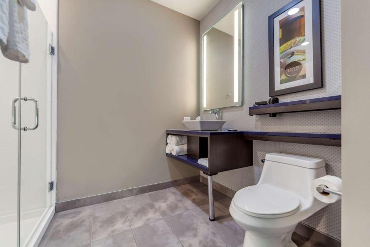 GLō Best Western Dawley Farms In Sioux Falls photo 3