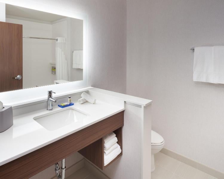 Holiday Inn Express Doral Miami by IHG photo 2