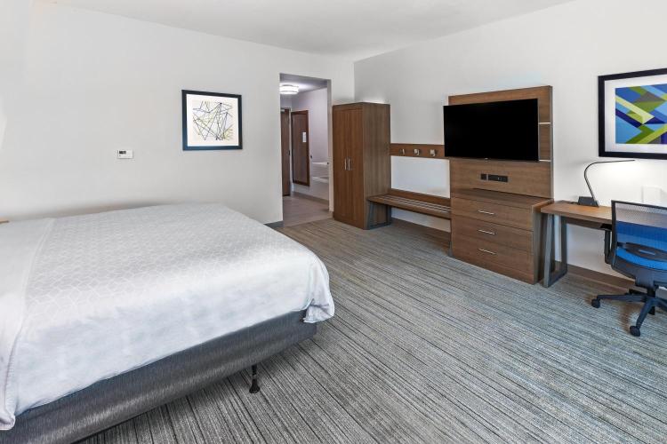 Holiday Inn Express & Suites - Stafford NW - Sugar Land by IHG photo 3