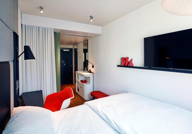 citizenM Los Angeles Downtown photo 2