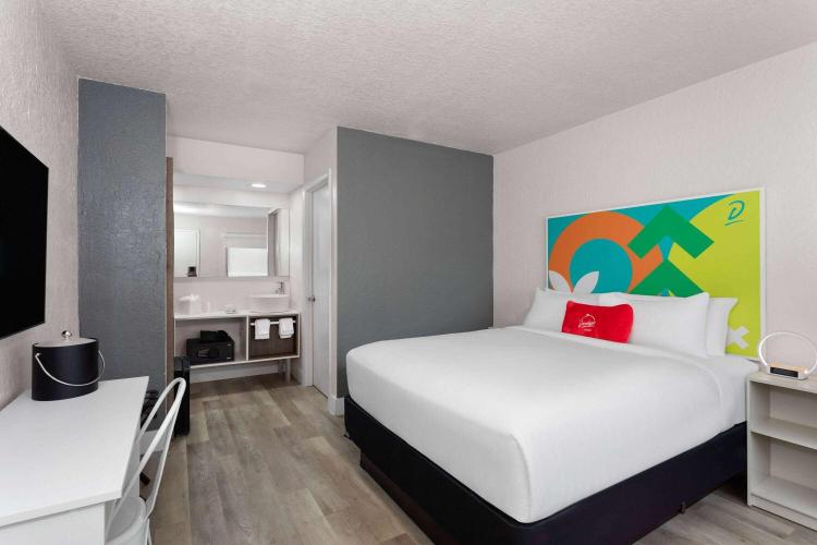 Travelodge by Wyndham Orlando Lake Buena Vista South photo 1