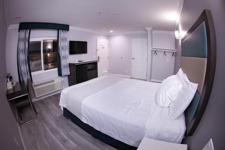 Travelodge Inn & Suites by Wyndham West Covina photo 1