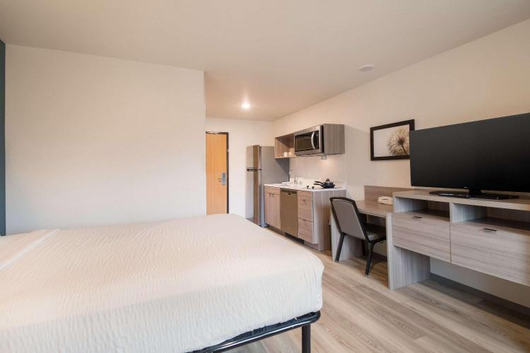 WoodSpring Suites Portland Vancouver photo 3