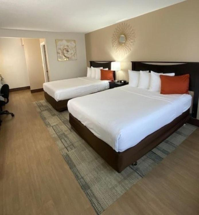 Stanford Inn & Suites Anaheim photo 1