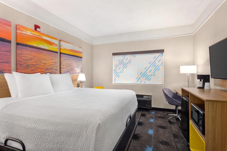 Days Inn by Wyndham Kansas City International Airport photo 1