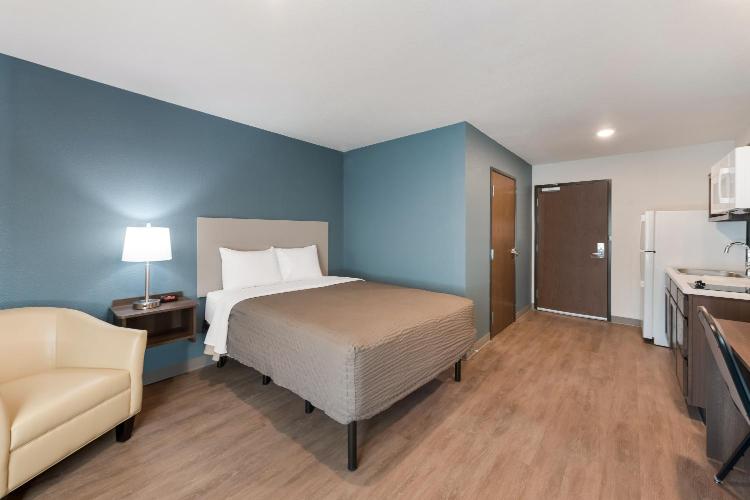 WoodSpring Suites Dayton North photo 1