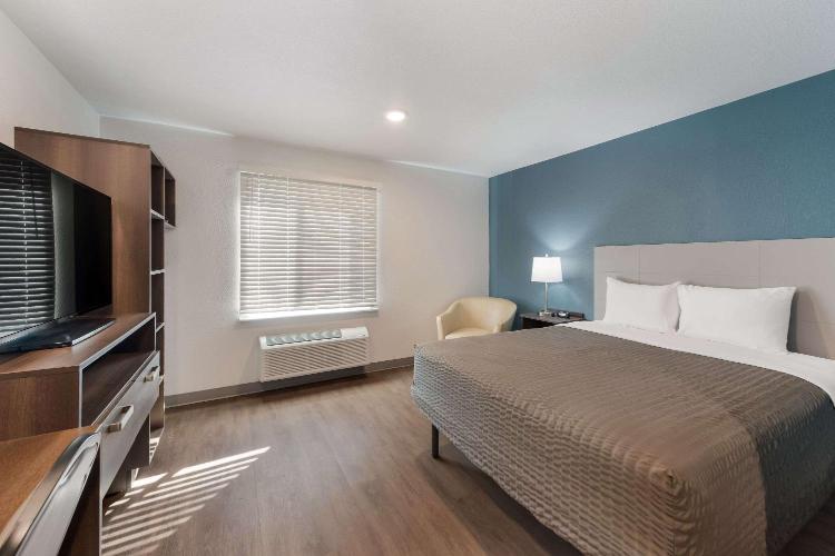 WoodSpring Suites Dayton North photo 2