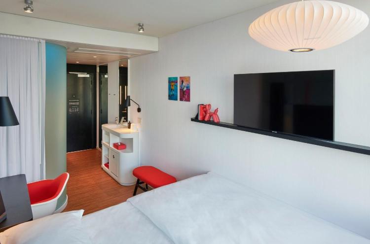 citizenM Miami Worldcenter photo 2