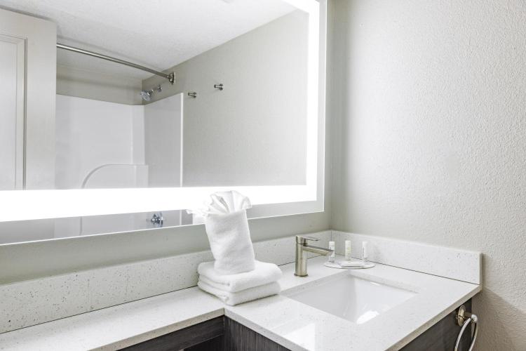 Hawthorn Extended Stay by Wyndham Wichita Airport photo 1