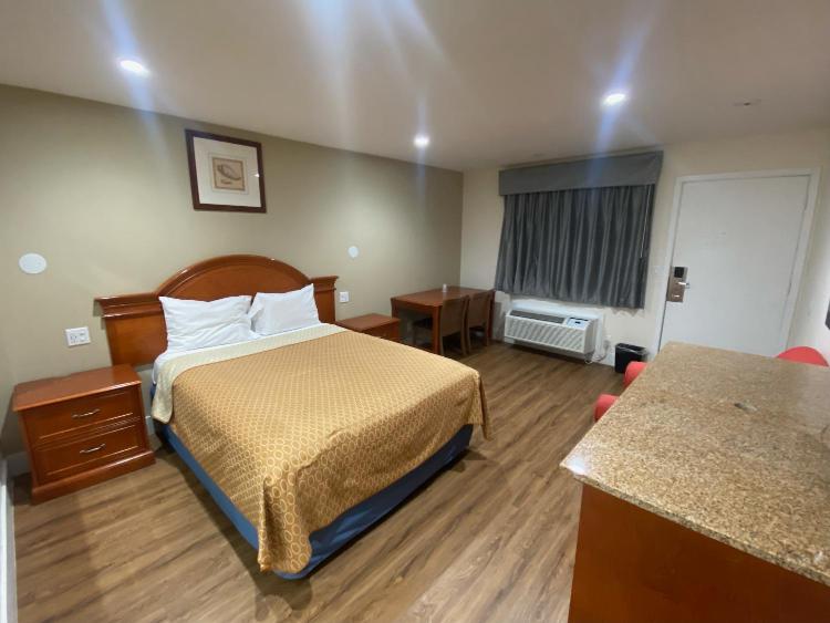 Royale Inn Motel photo 3