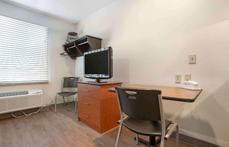 Extended Stay America Select Suites - Fort Walton Beach photo 3