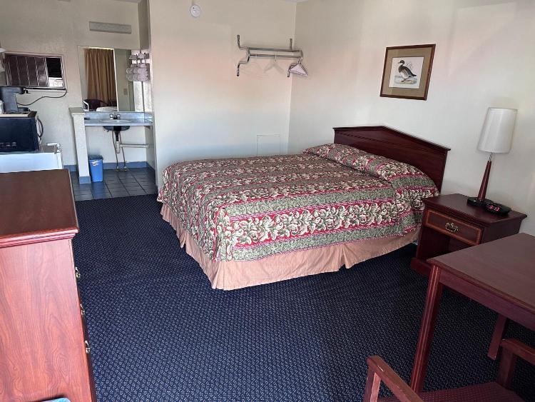 CRYSTAL MOTEL photo 3
