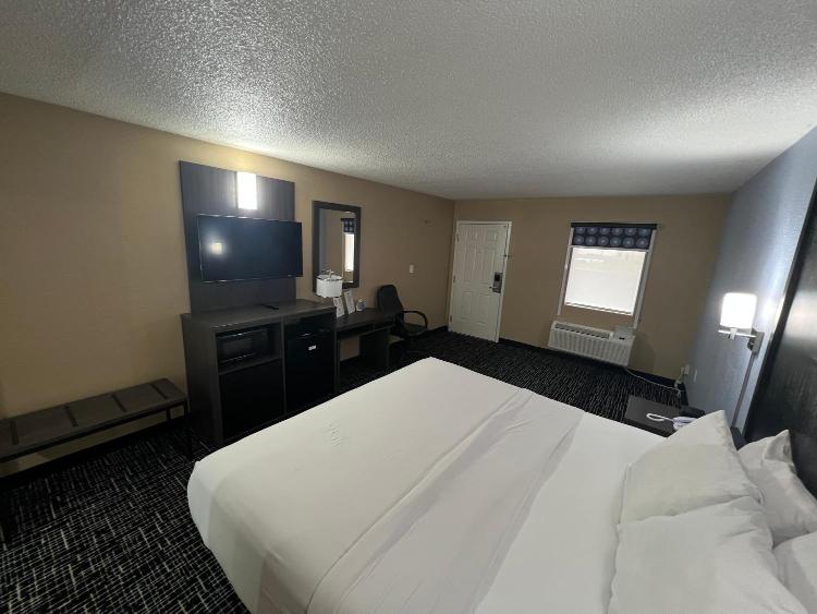 Super 8 by Wyndham Paducah I-24 Exit 4 photo 3