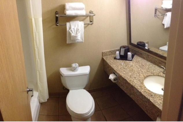 C'mon Inn & Suites Fargo photo 3