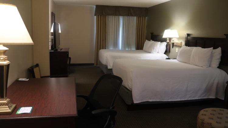 Wingate by Wyndham Peoria - Complimentary Area Shuttle photo 1