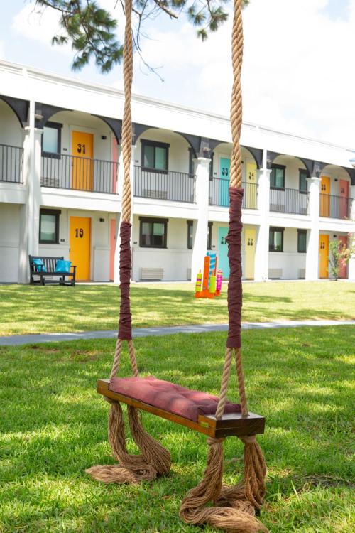 Hotel McCoy - Art, Libations, Pool Society photo 1
