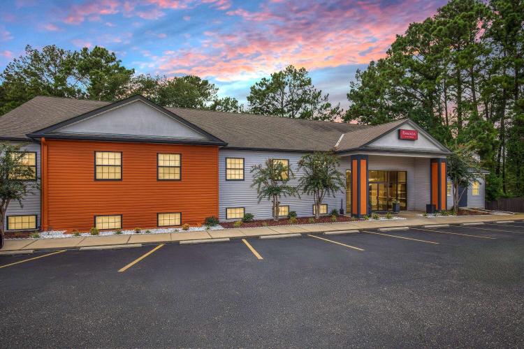 Ramada by Wyndham Studio Suites Dothan photo 1
