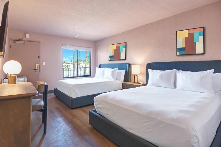 The Dunes Hotel (Palm Springs) photo 2