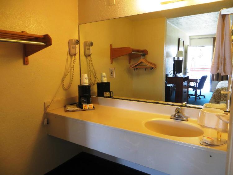 Days Inn by Wyndham St Augustine I-95-Outlet Mall photo 3