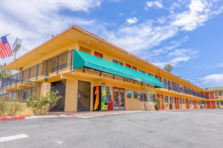 Hotel Avenida - Oceanside Camp Pendleton photo 1