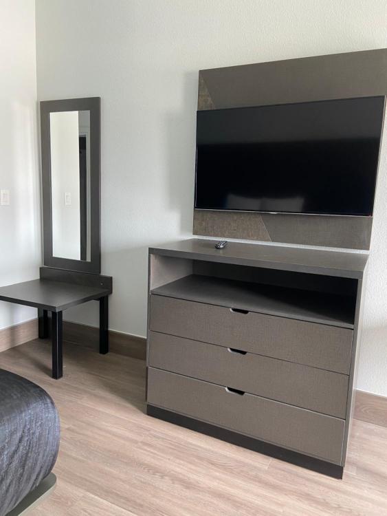 LiV Inn & Suites Houston photo 3