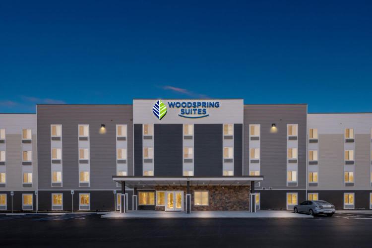 WoodSpring Suites Charlotte - Arrowood photo 1