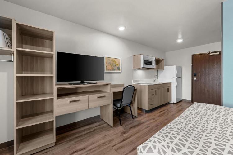 WoodSpring Suites Charlotte - Arrowood photo 3