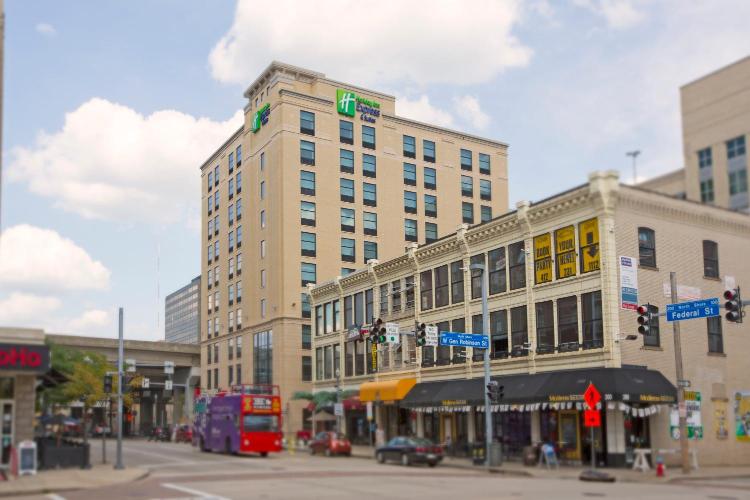 Holiday Inn Express & Suites Pittsburgh North Shore by IHG photo 1