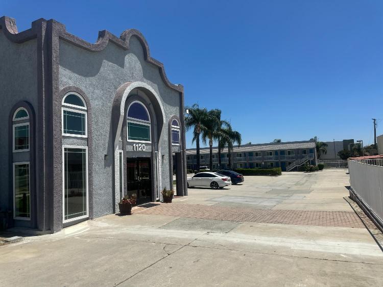 Mayfair Inn Onratio Airport & Convention Center photo 1