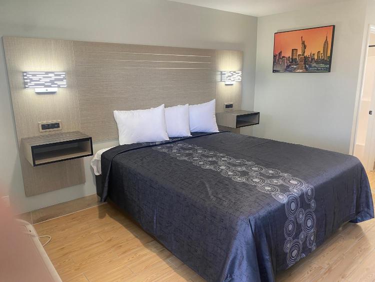 Mayfair Inn Onratio Airport & Convention Center photo 2