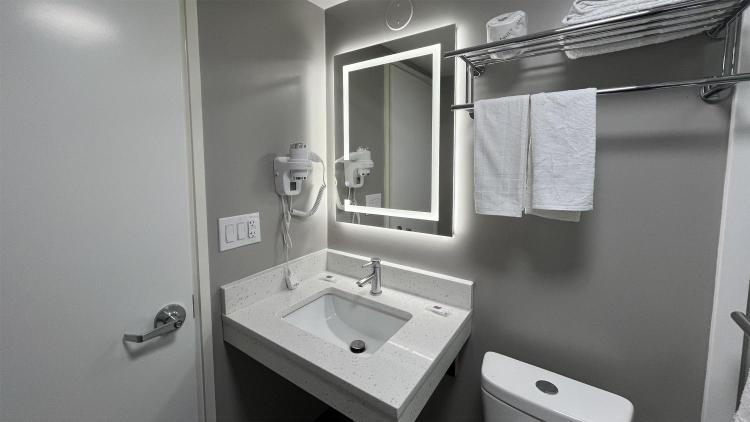 Motel 6 Rockford, IL – RFD Airport photo 3