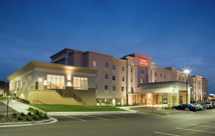 Hampton Inn & Suites Rochester-North photo 1